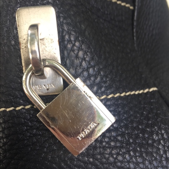 🌺 AUTHENTIC prada leather bag🌺 - Picture 9 of 14
